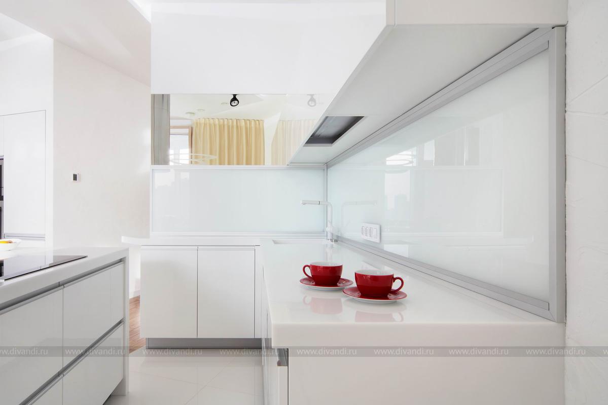 Глянцевая кухня в современном стиле